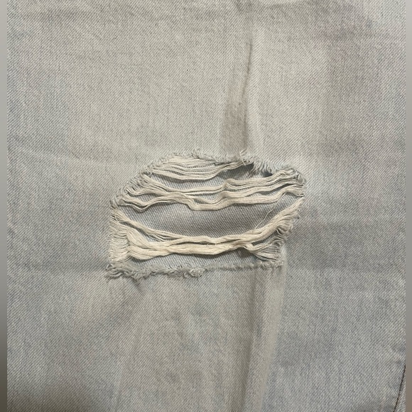 Madewell Slouchy Boyjeans, Light Wash, Ripped - 32 Petite - Picture 4 of 12